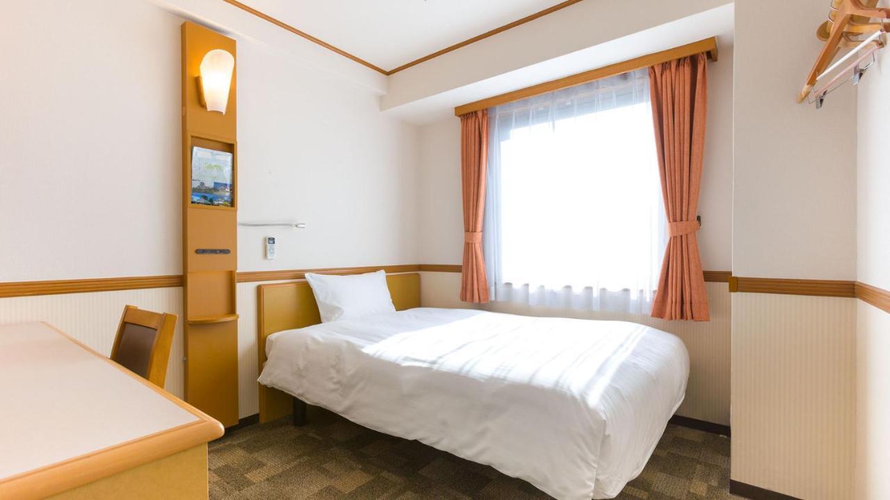 Toyoko Inn Hokkaido Asahikawa Eki Higashi Guchi Exterior photo