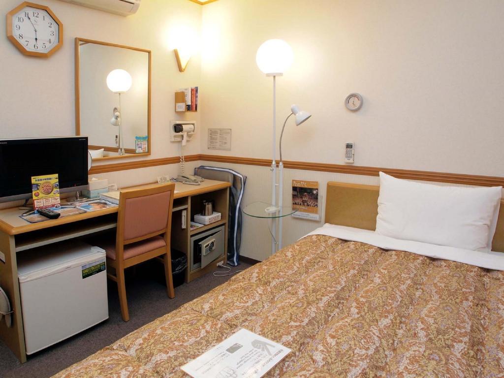 Toyoko Inn Hokkaido Asahikawa Eki Higashi Guchi Exterior photo
